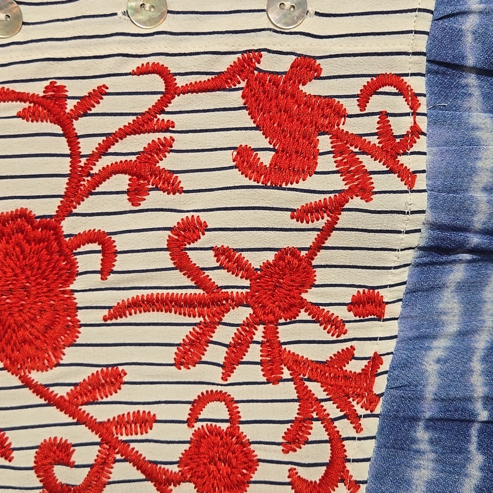 John Mark Vibrant Red Floral With Blue and White Stripes Tunic Size Medium - Picture 4 of 9